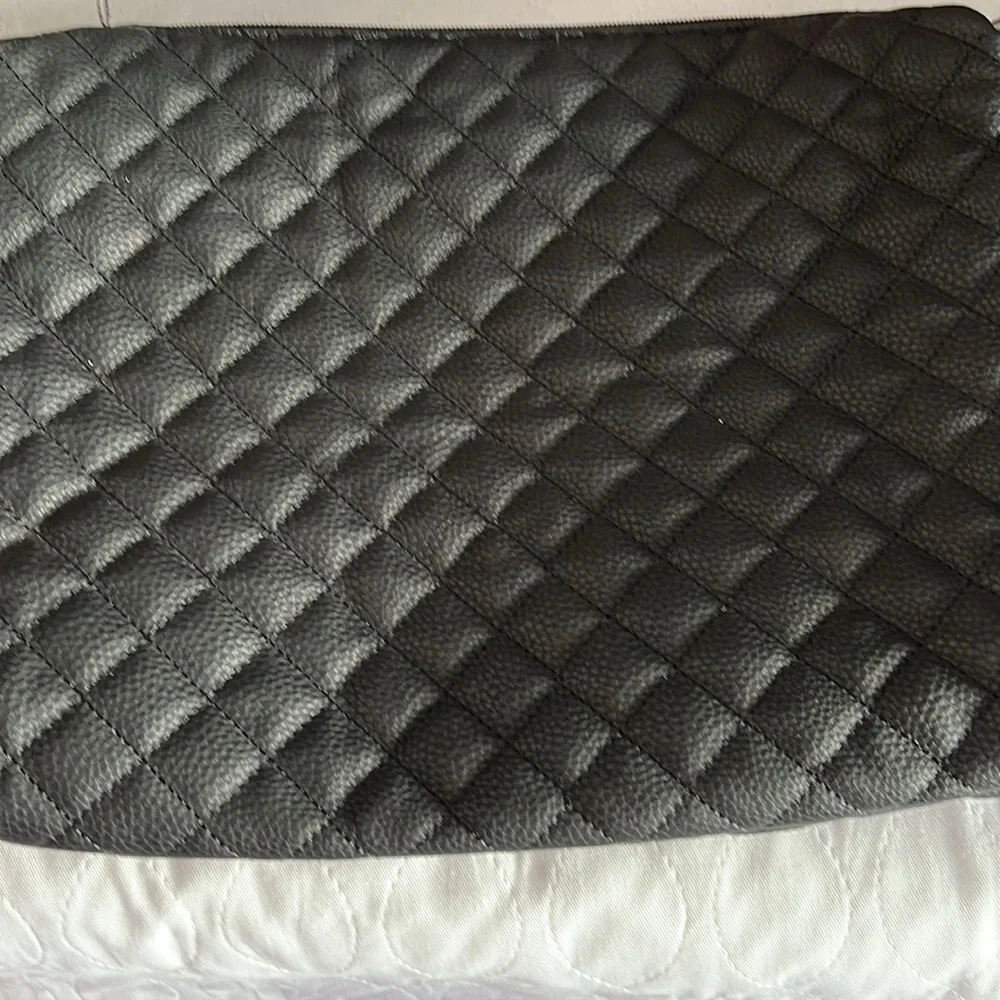 EUC Padded & Quilted ipad or computer case 15 x 11.5